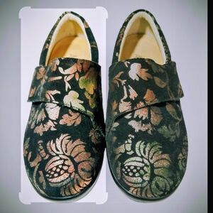 Alegria Black Floral BRONZE Loafers size 8